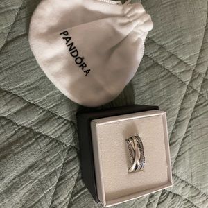 Beautiful 925 sterling silver Pandora ring